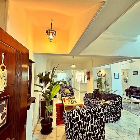 Large Room With Its Own Balcony 开罗 外观 照片