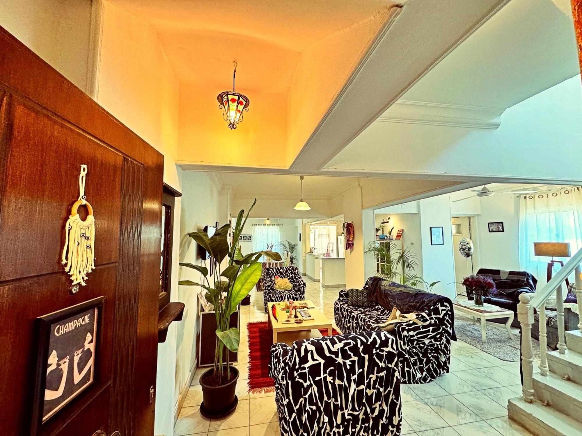 Large Room With Its Own Balcony 开罗 外观 照片