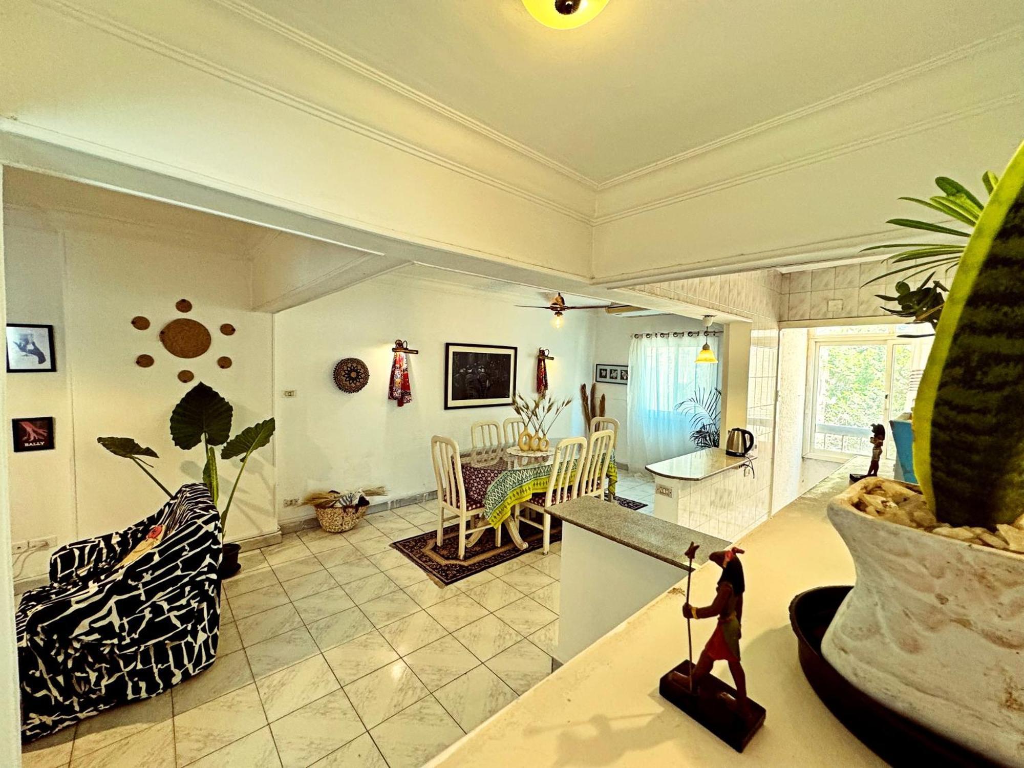 Large Room With Its Own Balcony 开罗 外观 照片