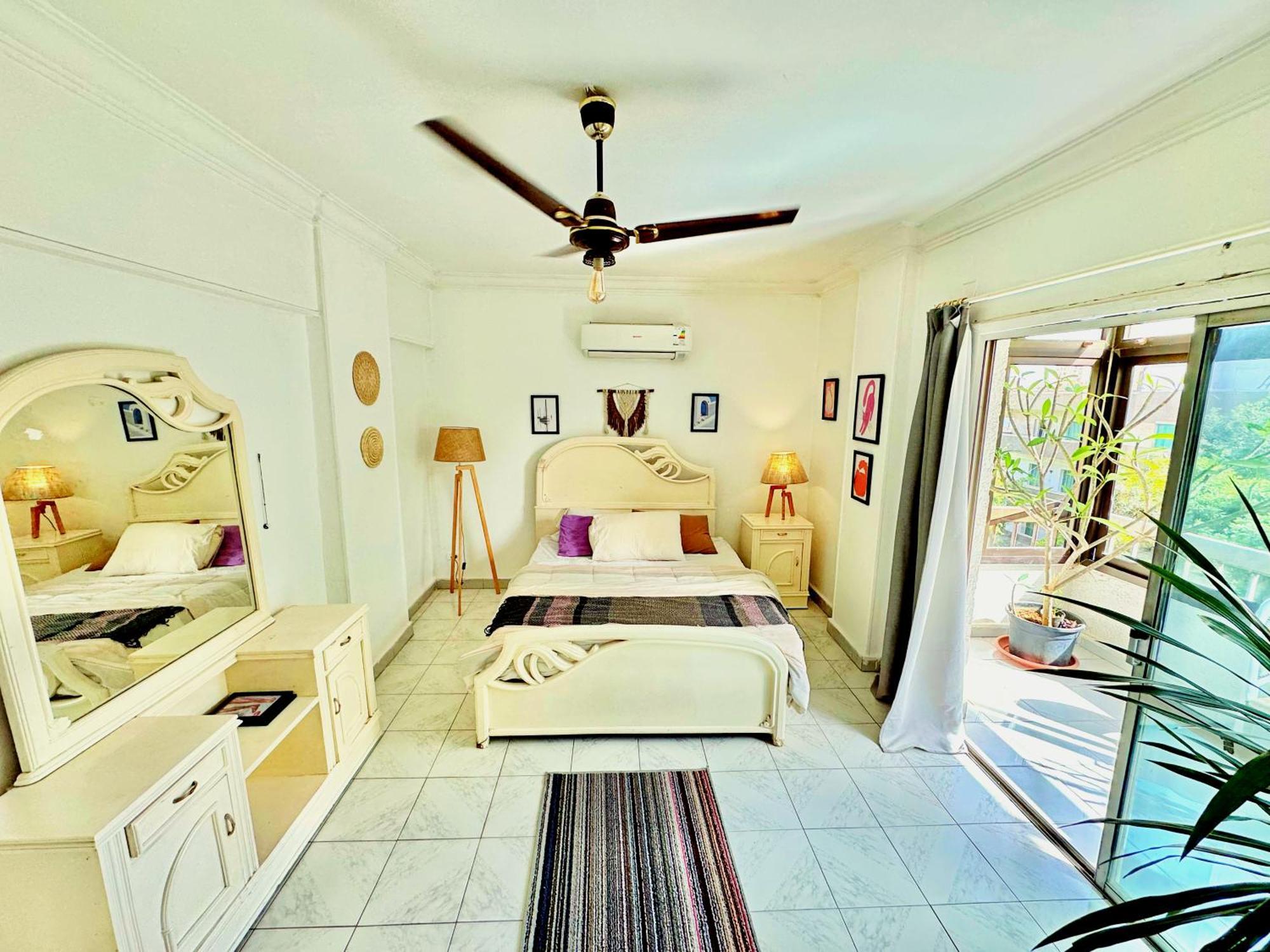 Large Room With Its Own Balcony 开罗 外观 照片